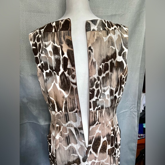 Dressbarn Mid Length Sleeveless Womens Dress with Zip back and front Pockets - Picture 8 of 11